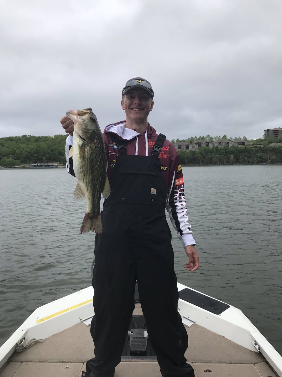 mostatefishing's tweet photo. On today’s #slaunchsunday we have our Vice President Cole Crossman With a nice one while wearing his awesome team sweatshirt made from our friends down at @zunioutfitters!
#mostatefishing https://t.co/mR5W7m8wU4