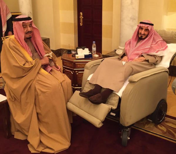 انتقل الى جوار ربه صاحب السمو الملكي الأمير بندر بن عبدالعزيز آل سعود رحمه الله عن عمر يناهز 96 عاما

عظم الله أجر ملكنا سلمان والأسرة المالكة

#وفاة_الامير_بندر
#بندر_بن_عبدالعزيز
#الامير_بندر_بن_عبدالعزيز