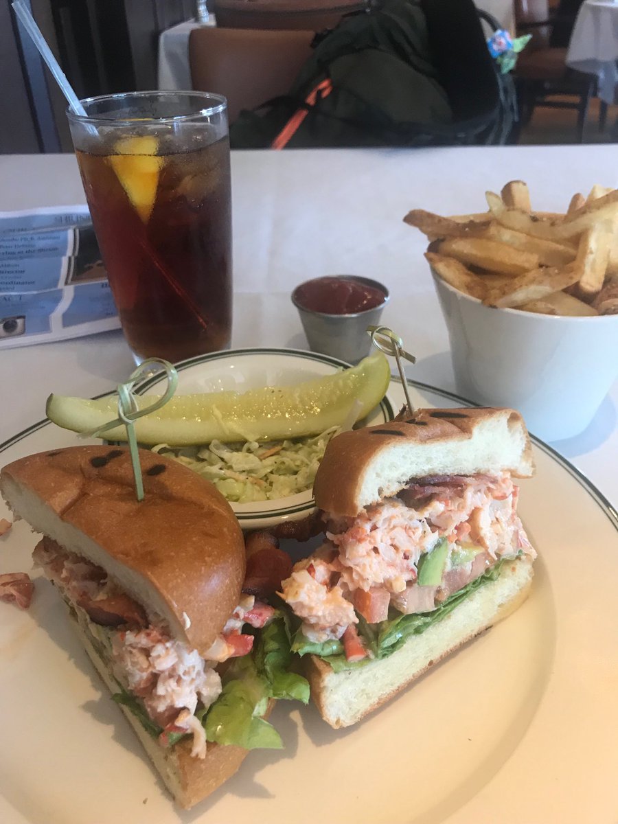 AMBS_Kernan's tweet photo. Who doesn’t love lobster AND bacon ⁦@smithwollensky⁩ and If you are lucky Don will be your waiter https://t.co/of0piouW3T
