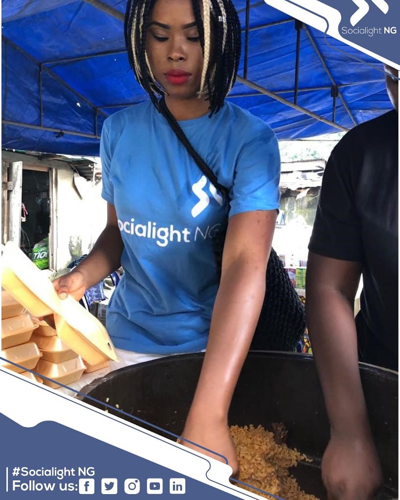 socialightng's tweet photo. Everyone deserves the right to live by having the basic life amenities; Good food, Clean water and Housing.
Thanks to #InyangOtuFoodDrive and #ChaisMedicalOutreach
#Socialight #SocialightLimited #InyangFoodDrive #ChaisHealth #Children https://t.co/FQ6CcLXFR2
