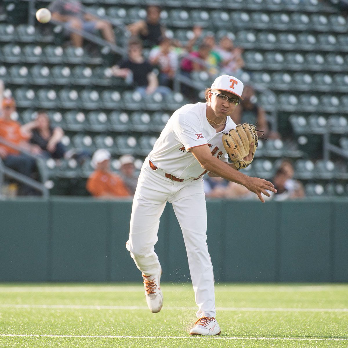 rTexasRangers's tweet photo. The rRangers have selected SS David Hamilton out of The University of Texas in Austin, Texas in the 6th Round of the 2019 VBL Draft. Welcome to the rRangers, David! https://t.co/81LQdJpANz
