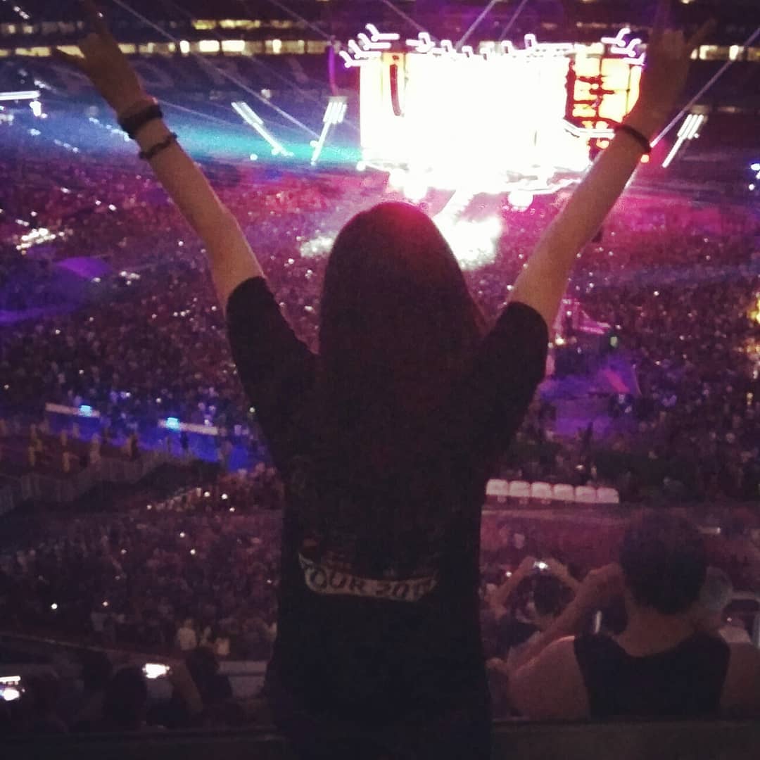 soniakasart's tweet photo. MUSE 26/07/19 🤘😎🤘 Take me back!! 😍😍😍 @museband 

.
#Muse #SimulationTheoryWorldTour #Madrid #Spain #SimulationTheory #Muse2019 #MuseMadrid #MuseConcert #MuseLive #MuseTour #MuseWorldTour #Musers #Muser #Rock #Concert #MattBellamy #ChristopherWolstenholme  #DominicHoward https://t.co/80fqBd5pwo