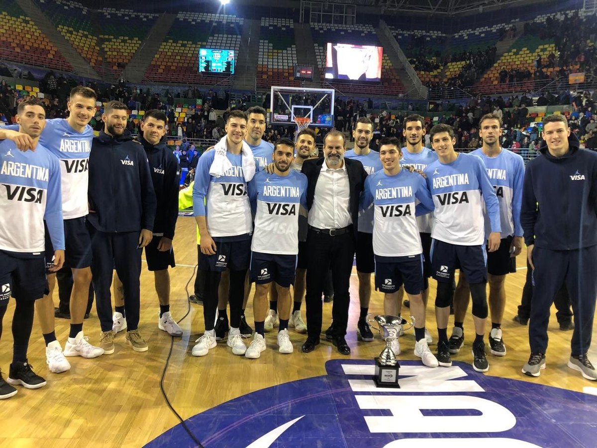 CaffaroA's tweet photo. Fin de la preparación con dos victorias en el #3Naciones, ahora con todo a 🇵🇪 por los @Lima2019Juegos ❤️🇦🇷🏀 @cabboficial https://t.co/53KbVgQdOJ