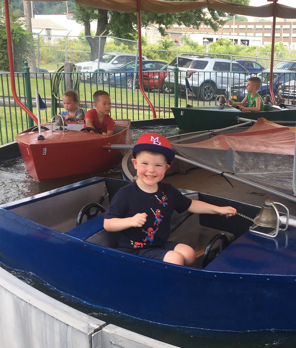 coachbiehler's tweet photo. Huck Finn’s with the @Maphillbaseball coaching staff and families. Davis, Gavin and Kyla were living it up. #nomeltdowns https://t.co/PCtq4oxeGN