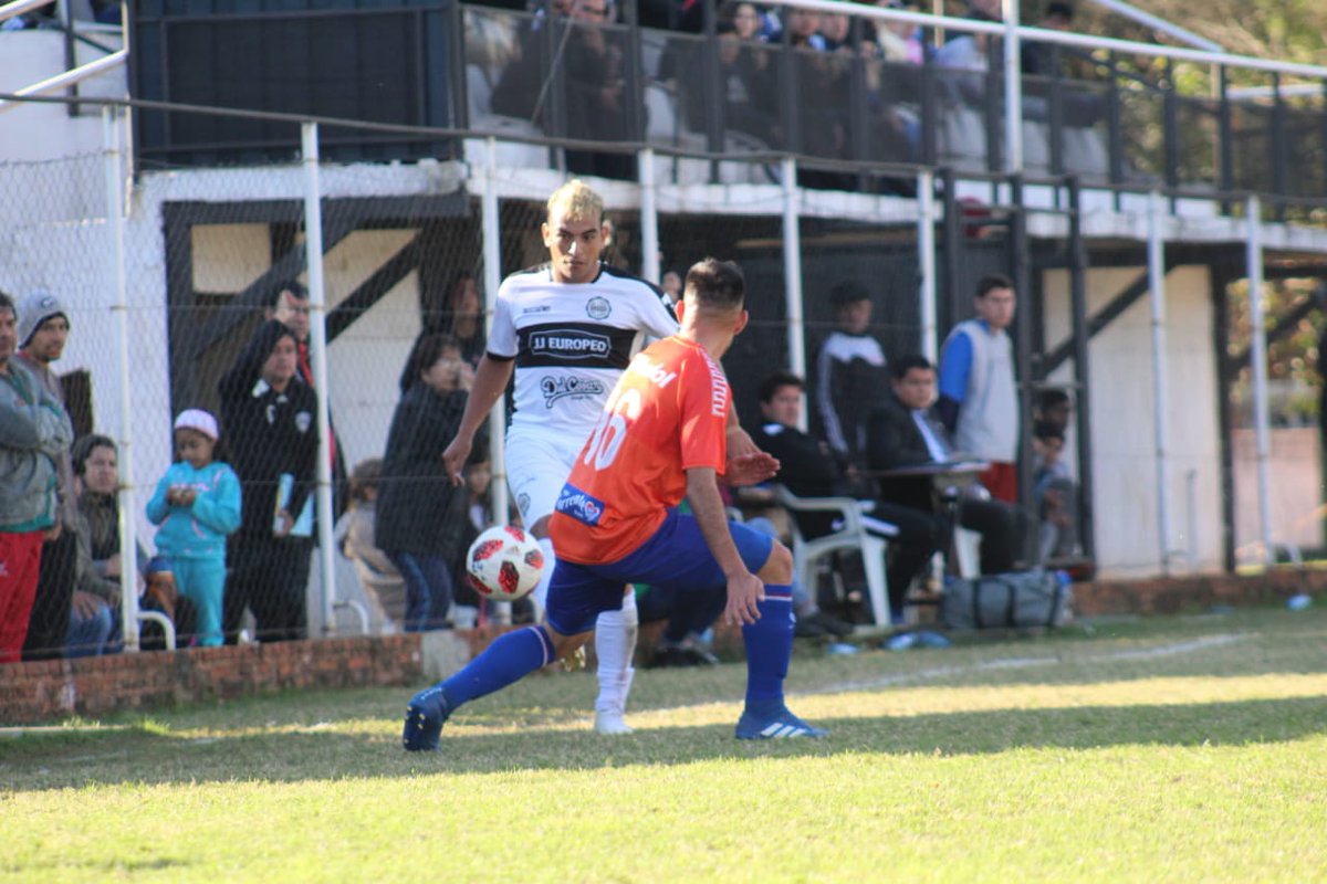 🏆 #APFPrimeraB

📆 Fecha 15

⏱️Entretiempo 

#24deSetiembre 0-0 #3deNoviembre

📌 Temporada 2019