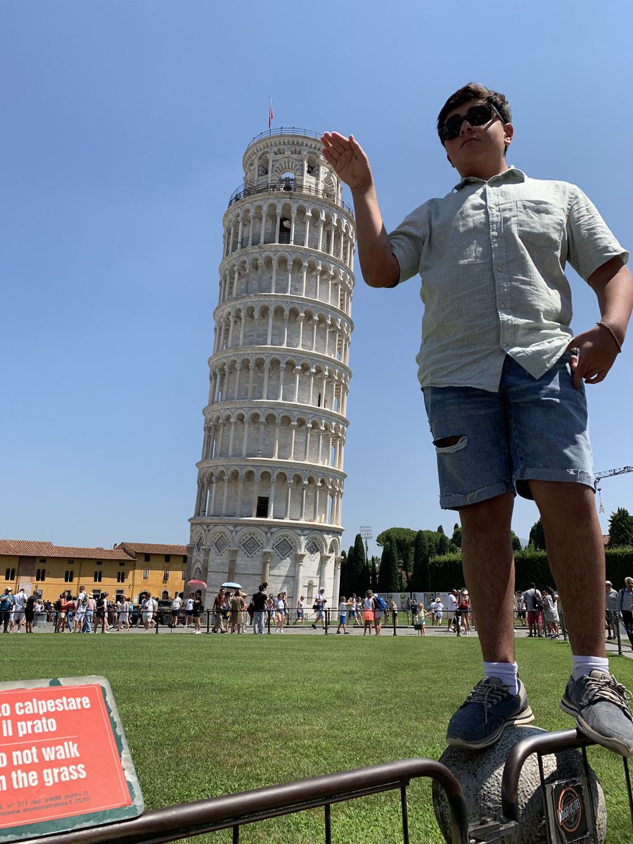 harrygrappa's tweet photo. #Pisa 🇮🇹 #FotosQueNoPuedenFaltar 😎😍 https://t.co/98c3xXoNaT