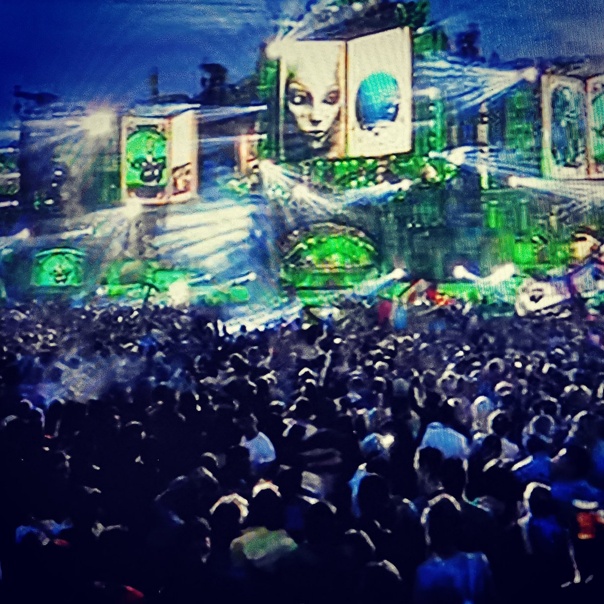 Befius's tweet photo. @tomorrowland https://t.co/jO3qhLF7mZ