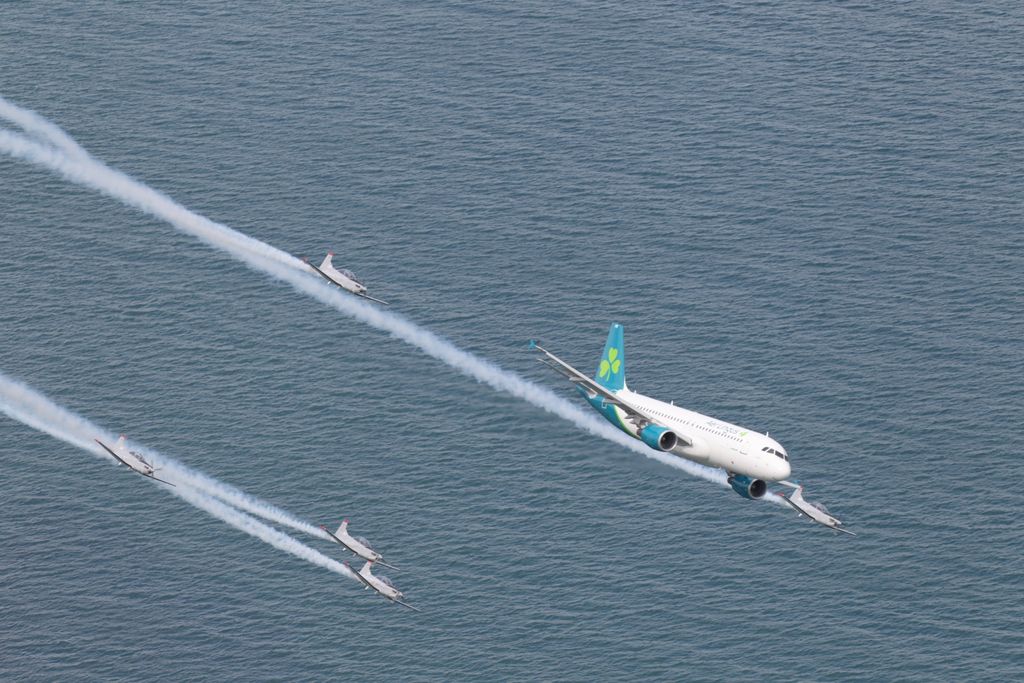 Our photo of the weekend.... The formation display from the <a href="/AerLingus/">Aer Lingus</a> and <a href="/IrishAirCorps/">Irish Air Corps</a>! Good night and thank you for coming to this year's #BrayAirDisplay. See you all 2020! #SummerInBray