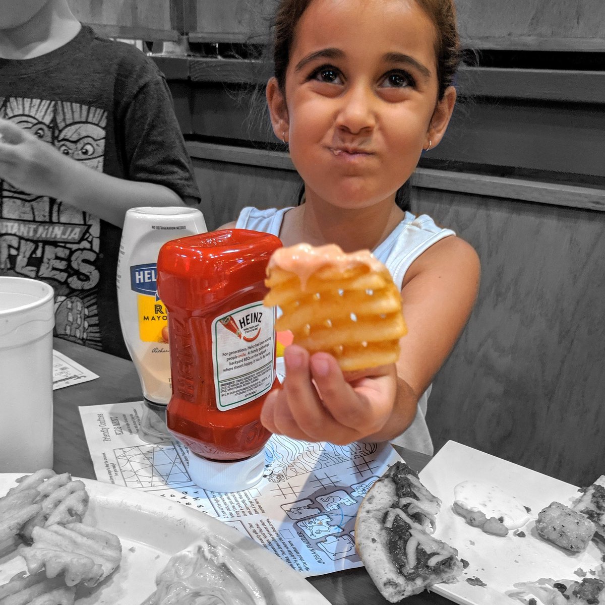 TrioVioChannel's tweet photo. Mayochup anyone?

#SundayThoughts #FamilyTime #YouTubers https://t.co/JhExOacymk