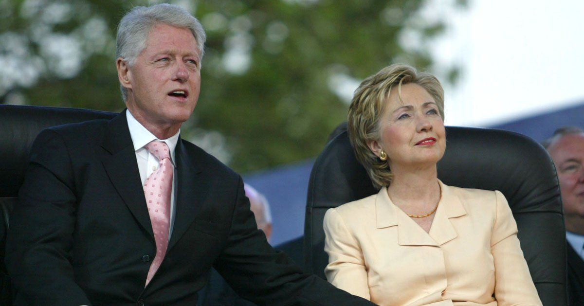 Insider says Jeffrey Epstein's cellmate saved the alleged sex trafficker from suicide attempt - buff.ly/2ylj830