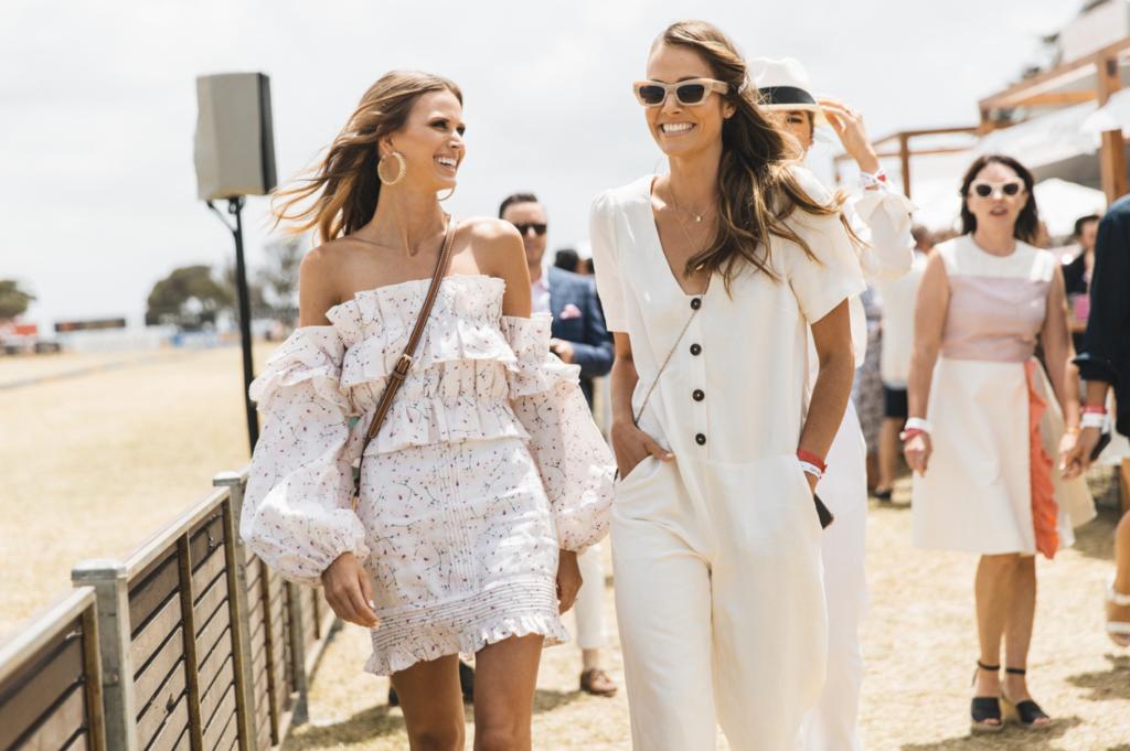 PoloWeekly's tweet photo. Rule #743: Do not wear stilettos as you will be on grass and dirt the majority of your time. And keep your office suit at home and instead wear something more fun. https://t.co/nXNCHGroUm https://t.co/Mpln7SXMbZ