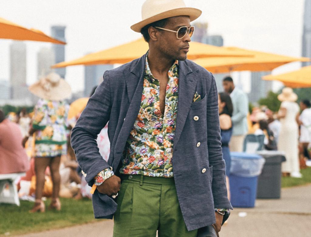 PoloWeekly's tweet photo. Rule #743: Do not wear stilettos as you will be on grass and dirt the majority of your time. And keep your office suit at home and instead wear something more fun. https://t.co/nXNCHGroUm https://t.co/Mpln7SXMbZ