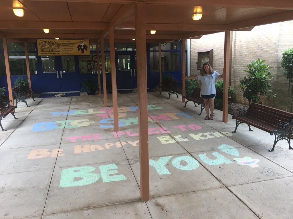 MisTucke's tweet photo. #4thgradeteacher  #happyatbsi #bsieaglepride https://t.co/sn4nuPe6Zp