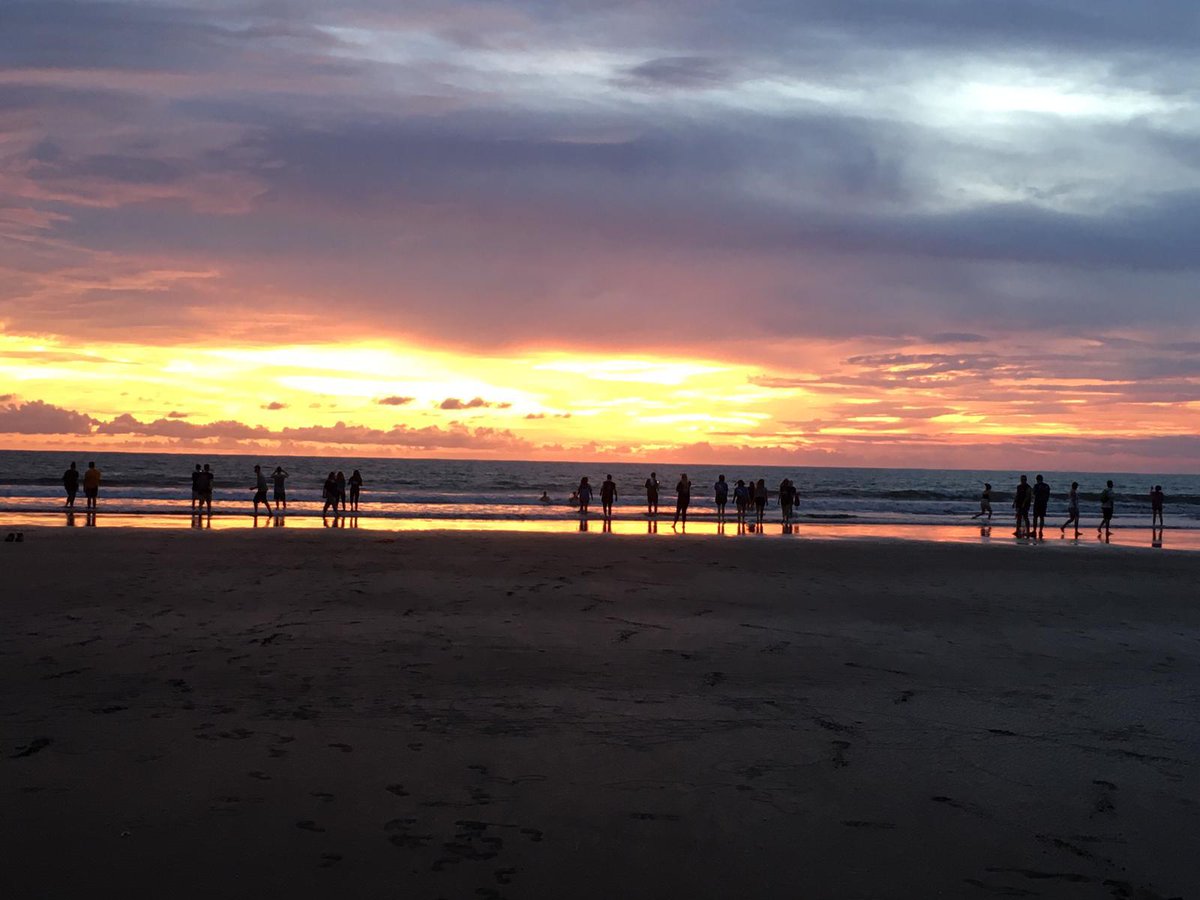 Camp_CostaRica's tweet photo. #TeamIlanIlan enjoying the sunset while at Uvita🤩 #CampsEffect #DoSomethingAmazing @CampsInt https://t.co/MaiNmCLQtv