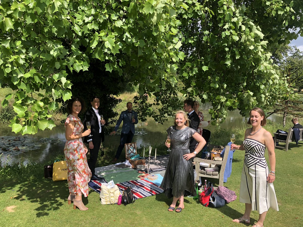 ArtistMdS's tweet photo. #glyndebourne never fails to impress, well done to the undersoody stepping up today in #cendrillon @glyndebourne #opra https://t.co/flMXmS67QA
