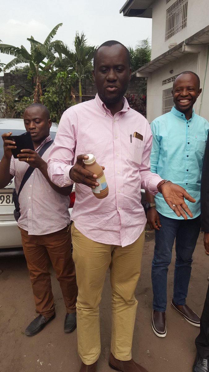 ypard_rdc's tweet photo. Pendant et après formation d @ypard_rdc on deguste le jus d #fougères d #tondolo #ToietMoi à base d #gingembre et jus d'#ananas produits en #RDC par les jeunes @SuisseRDC @UEenRDC @DRCongoUK @Muyumba @DeniseNyakeru @TV5MONDEINFO @Luc_Gerard @FAO @rdc_ong @CanadaRDC @AimKazika https://t.co/xtnHhgr37E