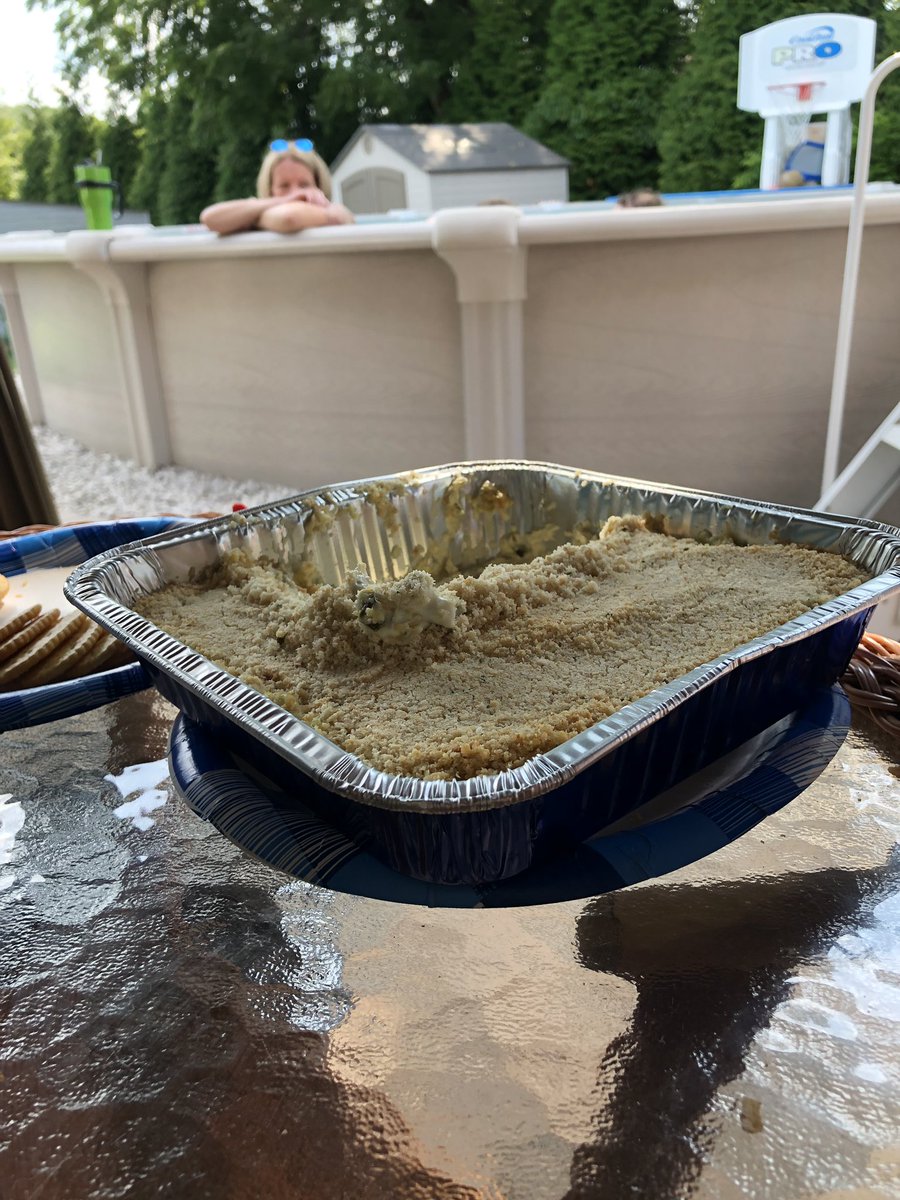 JustMarty1's tweet photo. I am currently devouring @pistolmegs jalapeños dip pool. What a world we live in! #SundayFunday https://t.co/cfPLj1RX5N