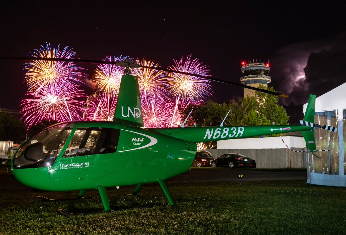 UND_Heli's tweet photo. It has been a great week at EAA AirVenture Oshkosh 2019!  Thank you to all of our alumni and friends for visiting us. We'll see you next year! #flyUND #UNDheli #UNDproud #OSH19 @Robinson_Heli @UNDAerospace @UofNorthDakota https://t.co/PoUnVjP6cH