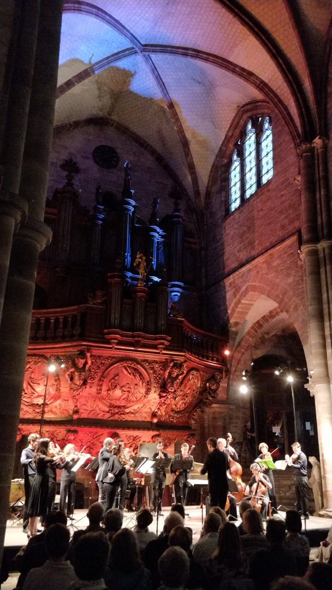 MusiqueetMmoire's tweet photo. "La Retraite aux Flambeaux !"
Suite pr orchestre 1066 &amp; 1069
Concerto Brandebourgeois 4
#Bach 
Festif, Indétronable, Jubilatoire !!

@alia_mens dirigé par @OlivierSpilmont
Basilique de #Luxeuil @Luxeuiltourisme https://t.co/IPDyvhIpIn