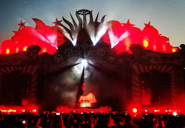 theGRpower's tweet photo. Ieri ad Atene per l'evento ufficiale #UNITEwithTomorrowland dal vivo, stasera #Rai4 riascolto coi brividi @arminvanbuuren. Facciamoci cosรฌ il Detox Day. NEVER ENOUGH! Grazie @RaiQuattro
#Tomorrowland #TomorrowlandRai4 #AmicorumSpectaculum #TheBookOfWisdom https://t.co/yfo9iqJDiy