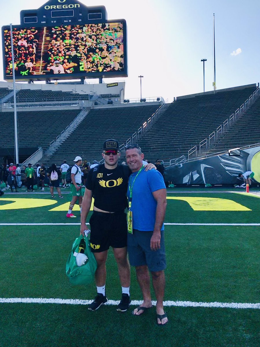 Had a great time yesterday at Oregon’s SNL! Thank you for letting me compete against the best! <a href="/CoachKWils/">Coach Ken Wilson</a> <a href="/BrandonHuffman/">Brandon Huffman</a> <a href="/coach_cristobal/">Mario Cristobal</a> @NWprepreport