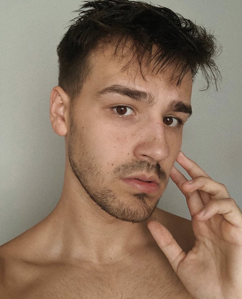 “𝚂𝚘𝚖𝚎𝚝𝚒𝚖𝚎𝚜 𝚕𝚒𝚎𝚜 𝚊𝚛𝚎 𝚋𝚎𝚝𝚝𝚎𝚛 𝚝𝚑𝚊𝚗 𝚝𝚑𝚎 𝚝𝚛𝚞𝚝𝚑.”

↠𝙾𝙲
 ↠𝙲𝚕𝚘𝚜𝚎𝚝𝚎𝚍 𝙶𝚊𝚢
   ↠𝙲𝚘𝚕𝚕𝚎𝚐𝚎 𝚂𝚝𝚞𝚍𝚎𝚗𝚝 - 𝚂𝚒𝚗𝚐𝚎𝚛
      ↠𝚃𝚛𝚒𝚐𝚐𝚎𝚛 𝚆𝚊𝚛𝚗𝚒𝚗𝚐𝚜/𝙼𝚊𝚝𝚞𝚛𝚎
         ↠𝙳𝚎𝚝𝚊𝚒𝚕𝚎𝚍
           ↠𝙱𝚘𝚝𝚝𝚘𝚖

♡ &amp; ↺