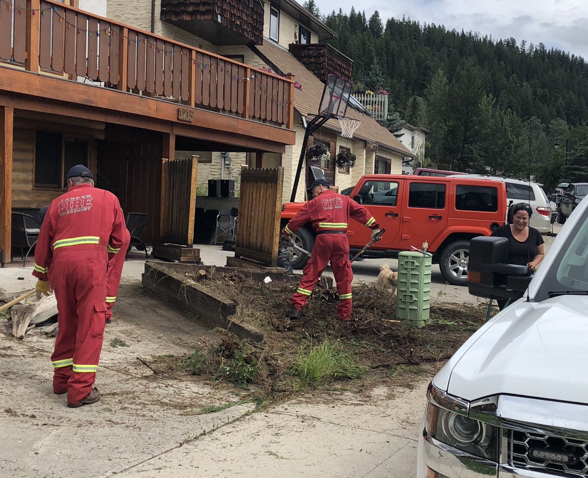 Another @FireSmartCanada #myjasper #WorkBee #CommunitySafety #gettingridofeviljunipers #IAMFireSmart