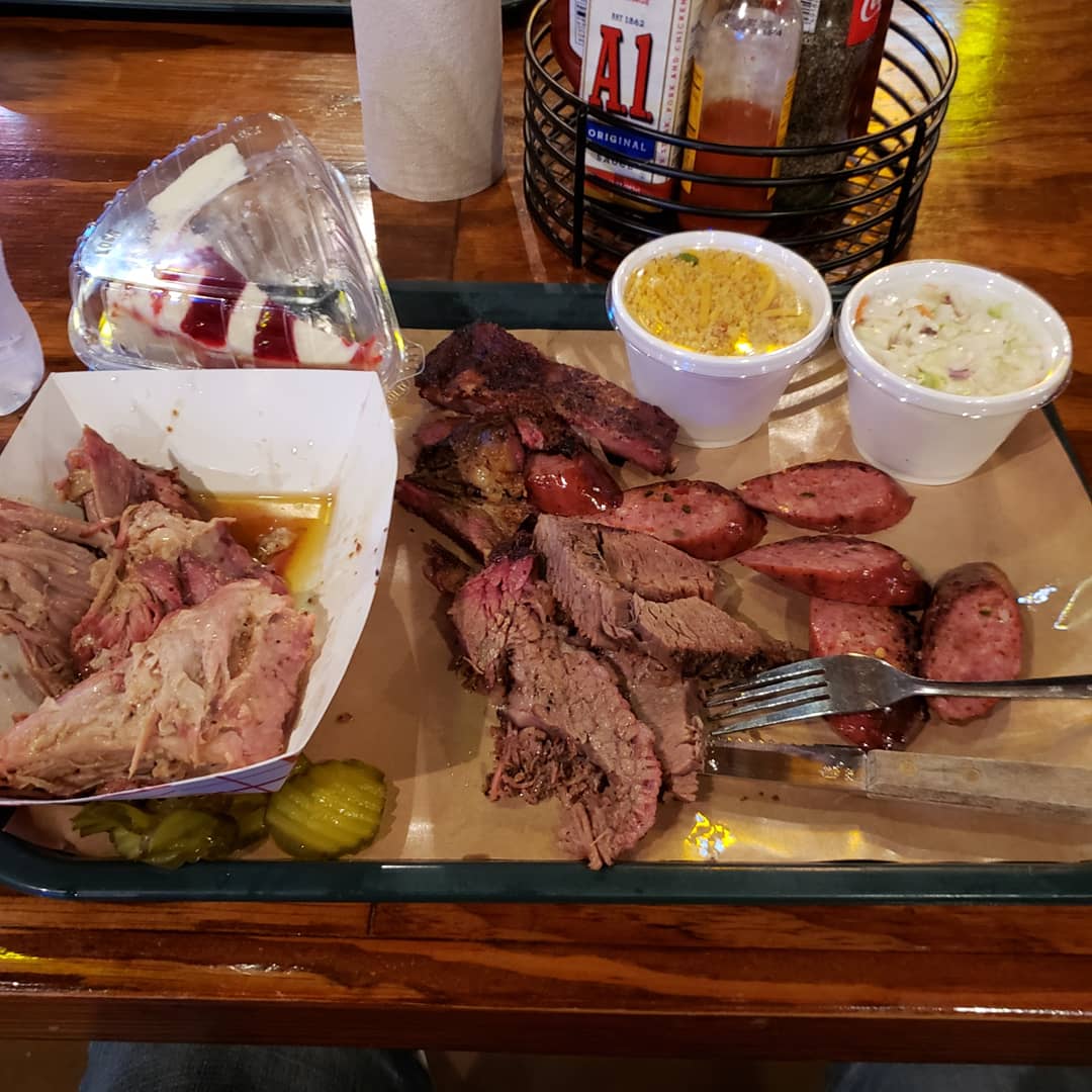 RichardCook1985's tweet photo. @DaveOshry took a bunch of the @TheNewBloods crew for bbq to wrap up #QuakeCon19 and I don't know how I managed to finish all of this. But it was damn good. https://t.co/IAJ8VxwoFz