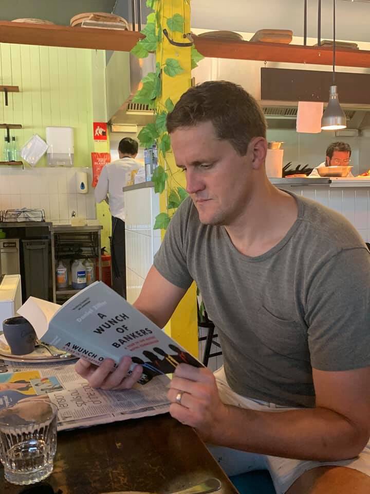 Thanks to everyone who sends me real-life-reading pics of ‘A Wunch of Bankers’! I love it. In BRISBANE tonight, one-night-only, come along: avidreader.com.au/events/daniel-…