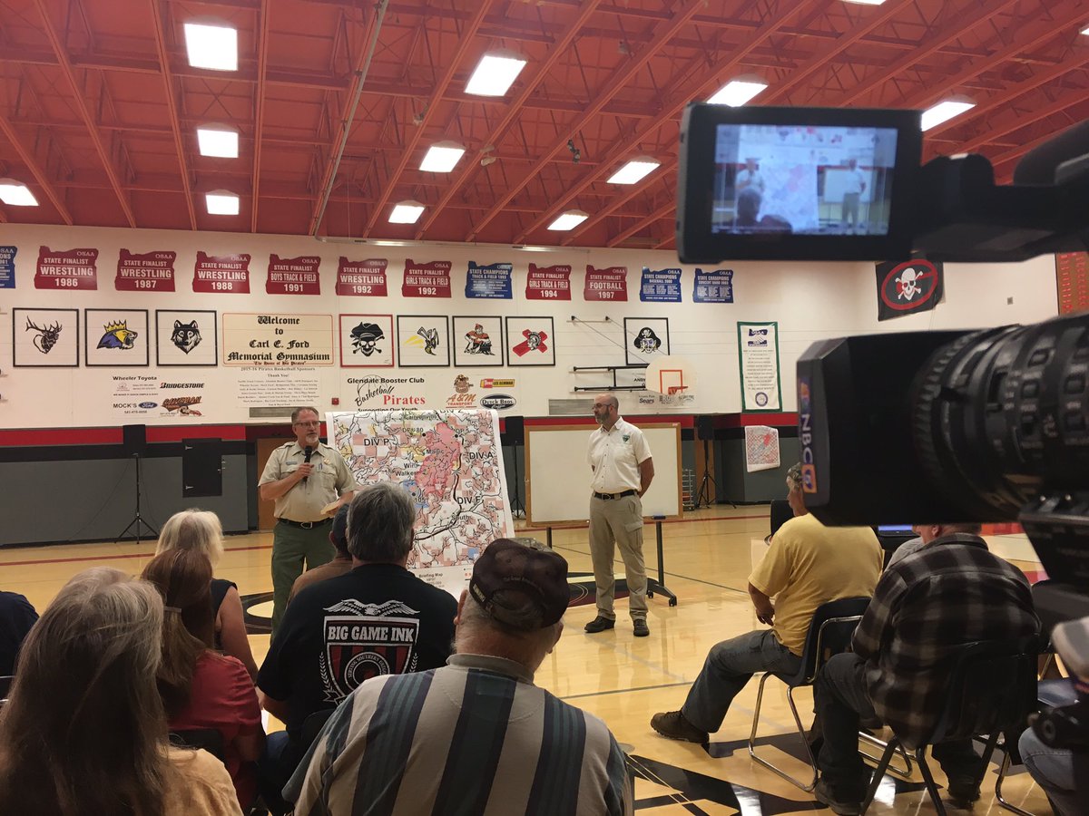milesfuruichi's tweet image. FIRE INFORMATION: Meeting in #Glendale right now to address the community about the #MP97Fire. Join on @KOBITV Facebook to learn more