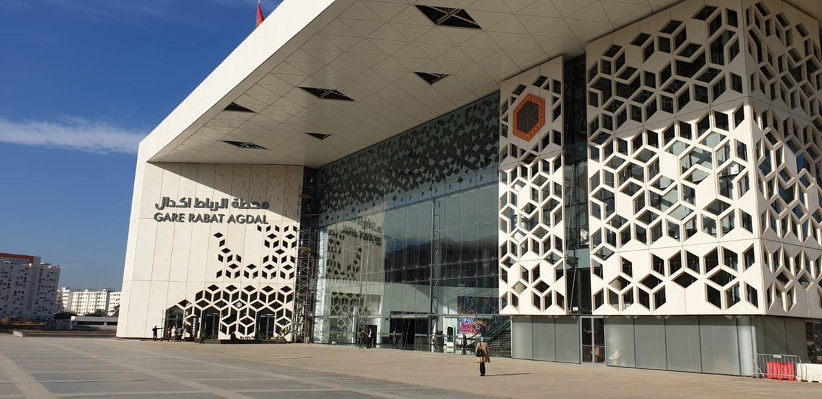 Vídeos Foro Técnico ANDECE 2019 "Nueva Estación de Rabat (Marruecos)". Magnífica infraestructura que destaca por los más de 8.000 m2 de fachadas suministrados por <a href="/prehorquisa/">PREHORQUISA</a> Más de 800 paneles prefabricados de UHPC en celosía de hasta 2 x 7,5 m lnkd.in/dqd5Fha