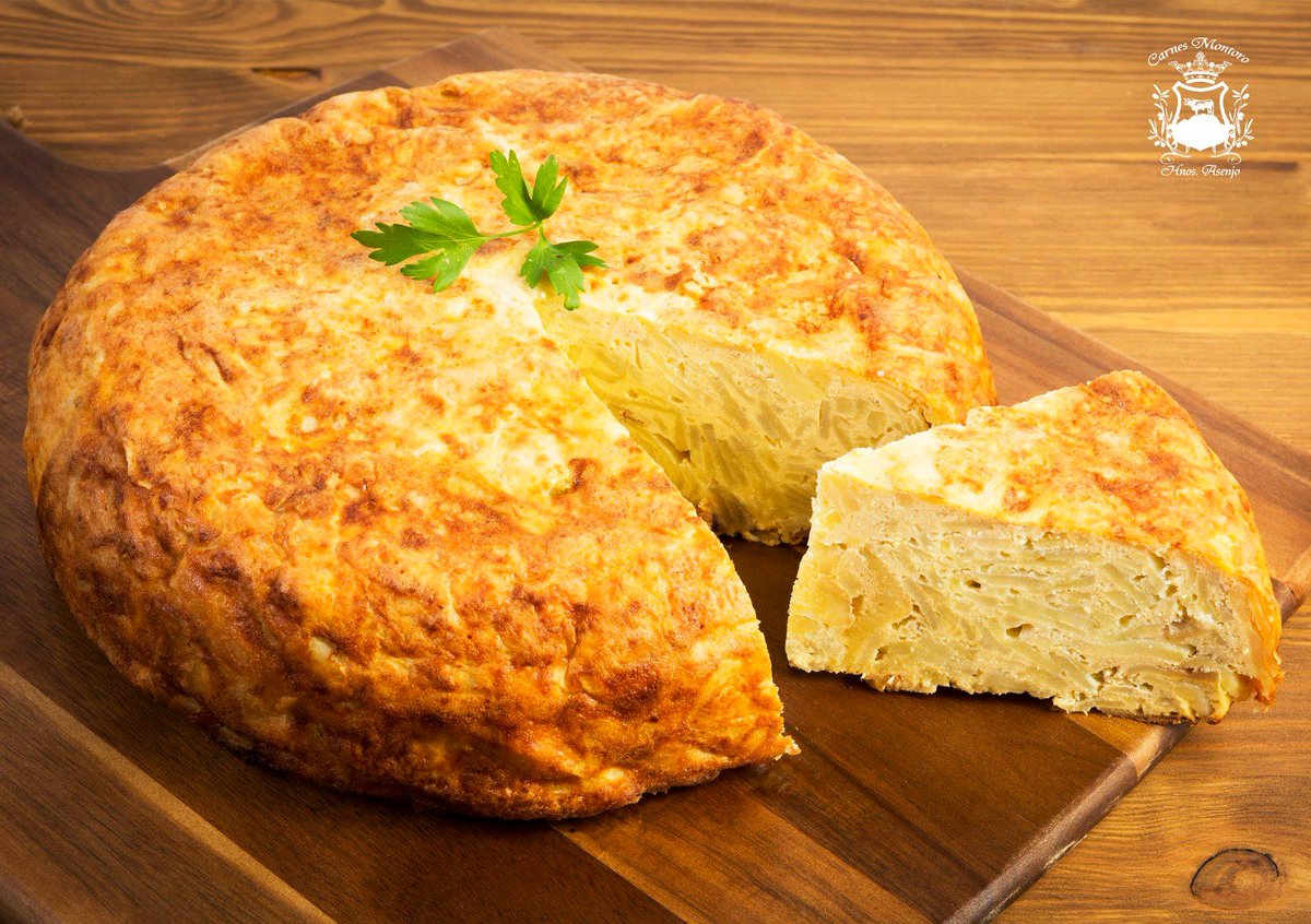 Un #lunes puede dejar de serlo en el momento que pones en tu mesa una tortilla de #CarnesMontoro.

Sabor y textura unidos en una combinación perfecta.😉