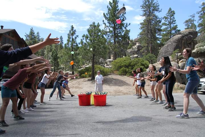 SDSH_Sisters's tweet photo. #SDSHSisters getting ready for a second week of SacredHeart Girlscamp! Please keep all the campers, counselors, cook, staff and Sisters in your prayers for a great week! #joyfulapostolate #religiouslife #religiouscamp #nunfun #GirlsCamp https://t.co/FTddLjaz2t