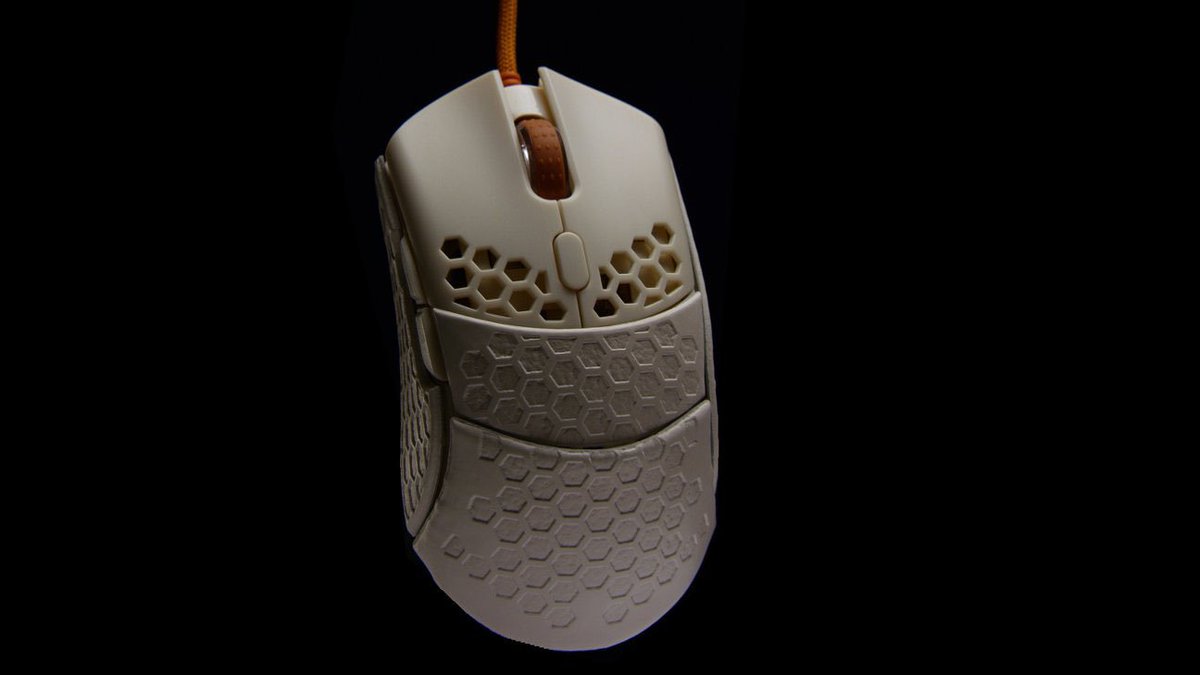 iiTrizz's tweet image. Giving away an already SOLD OUT $120 Finalmouse Ultralight 2 Cape Town. 

To enter: 

• Follow
• Like &amp;amp; RT

Picking a winner August 5th!