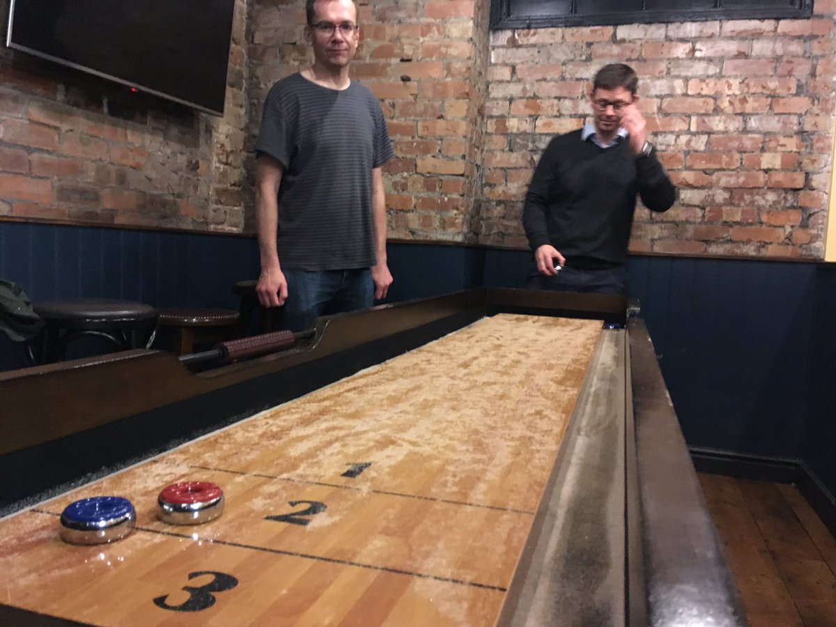 Ormskirk’s best new boozer The Stag and Antelope has an NYC style shuffle board and it’s bloody addictive as hell. Reminds me of fun times with the King of Bushwick @JonnyTurton. 💙