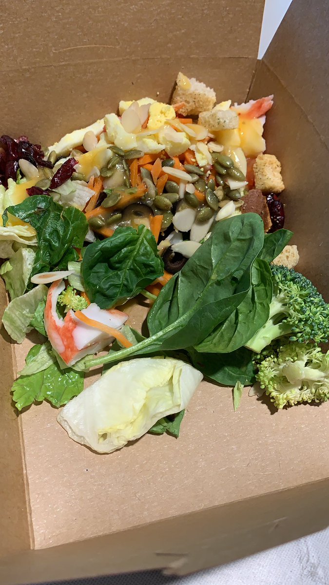 KateCha57228357's tweet photo. Time for some clean eating after all that #BBQ at #AAFPNC. So glad for  #UMNMethodist ‘s excellent food options! https://t.co/SckcMd8dvB