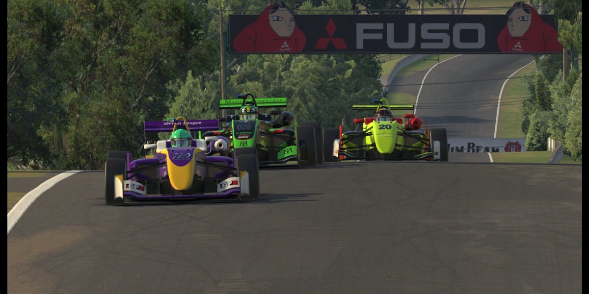 HitRacing's tweet image. Actuación dispar de nuestros pilotos en la IGPFun:  @vallinas15 acabó 3° después de salir desde la 20° posición mientras que @Alberto41863558 tuvo varios desafortunados toques que le dejaron fuera de carrera después de salir 11°. Por su parte @casado_chema estaba de cañas por ahí