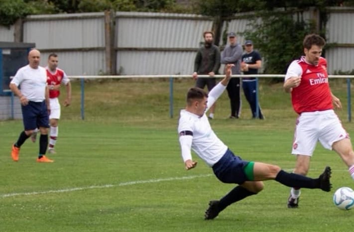 Sen Monro (@senar1) on Twitter photo Playing in a kind of <a href="/SpursOfficial/">Tottenham Hotspur</a>
team against <a href="/Arsenal/">Arsenal</a> for <a href="/EssexHands/">Essex Hands</a> in support of #benquartermaine. Also in memory of #colinchapman and #georgekay. Fantastic charity day β½ππ Playing in a kind of <a href="/SpursOfficial/">Tottenham Hotspur</a>
team against <a href="/Arsenal/">Arsenal</a> for <a href="/EssexHands/">Essex Hands</a> in support of #benquartermaine. Also in memory of #colinchapman and #georgekay. Fantastic charity day β½ππ