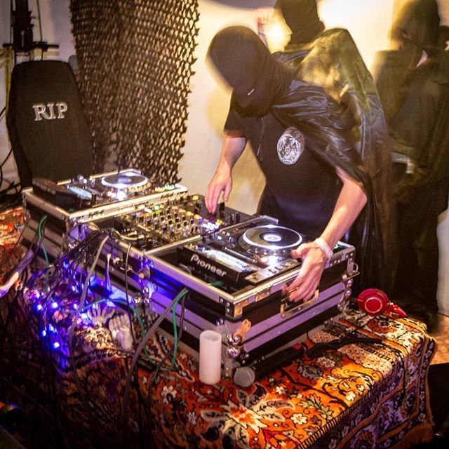 KimJongiler's tweet photo. If you were wondering what I've been up to for the past couple weeks, it's been prepping for this moment right here. Free form sound, amazing lighting, mixed with a strange unique environment is all @official_inthecrypt  is meant to bring to the AZ scene… https://t.co/pk8Oxya1eK https://t.co/llKXr8u893