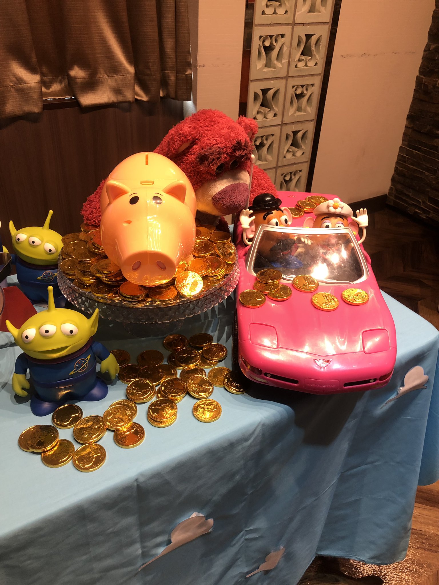 マシャパン 19 07 28のトイストーリー4ファンパーティーのレポ ラウンドアップのケーキや トイストーリー2や3や4をイメージした演出なとファンをくすぐる演出が最高 Toystory4 Toystory トイストーリー トイストーリー4 トイ