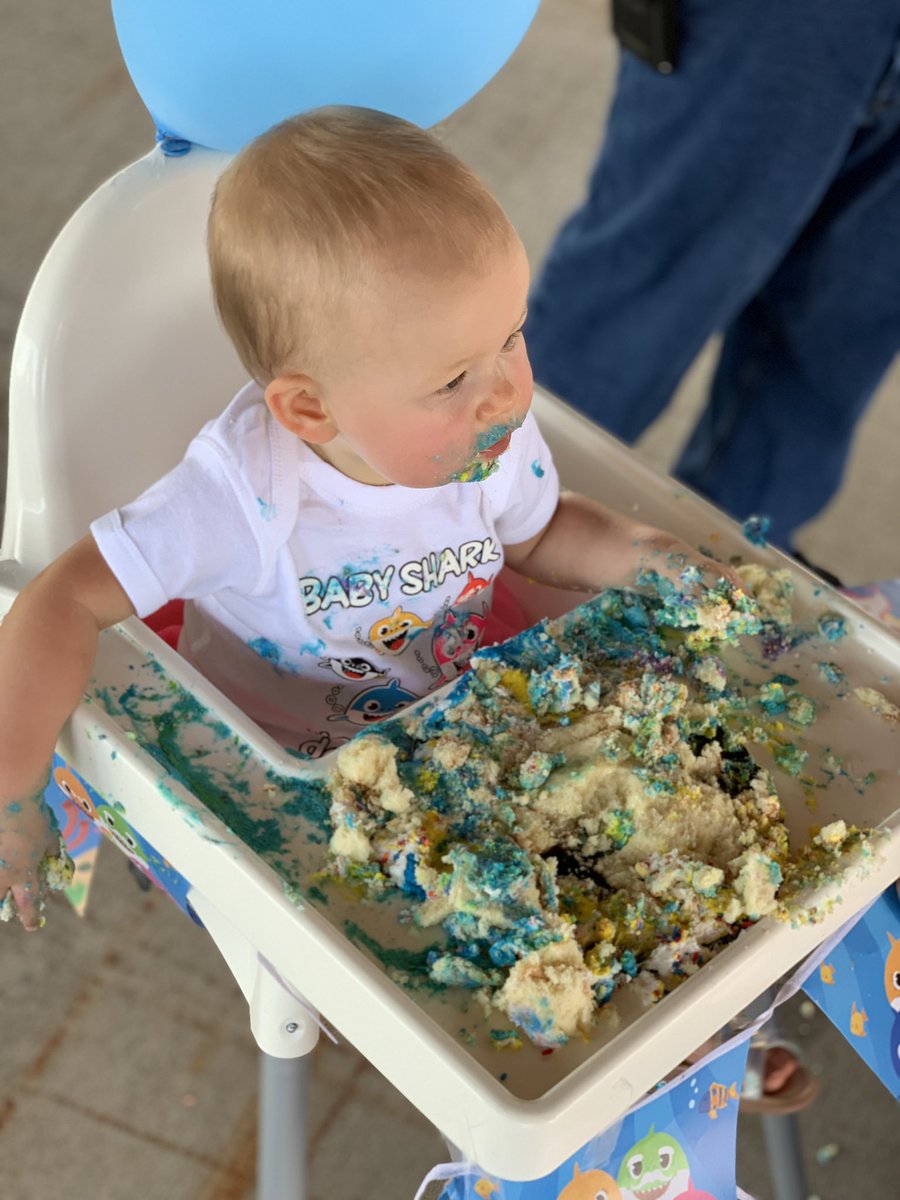 immazinaman's tweet photo. Words can’t even express how grateful I am to have this little one and her sister in my life. #AuntieLife #LittleZBdayParty #SheIsOne https://t.co/YWcUNbbDNh