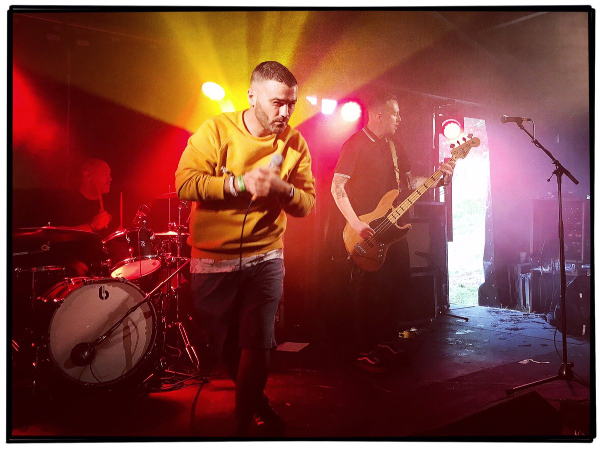 I’ve seen loads of ace bands over the last few days.....These guys are defo one of my favourites ♡ 
All Photos ©️ Sal_GigJunkie
@KendalCalling @arghkid #seeyouinthefields