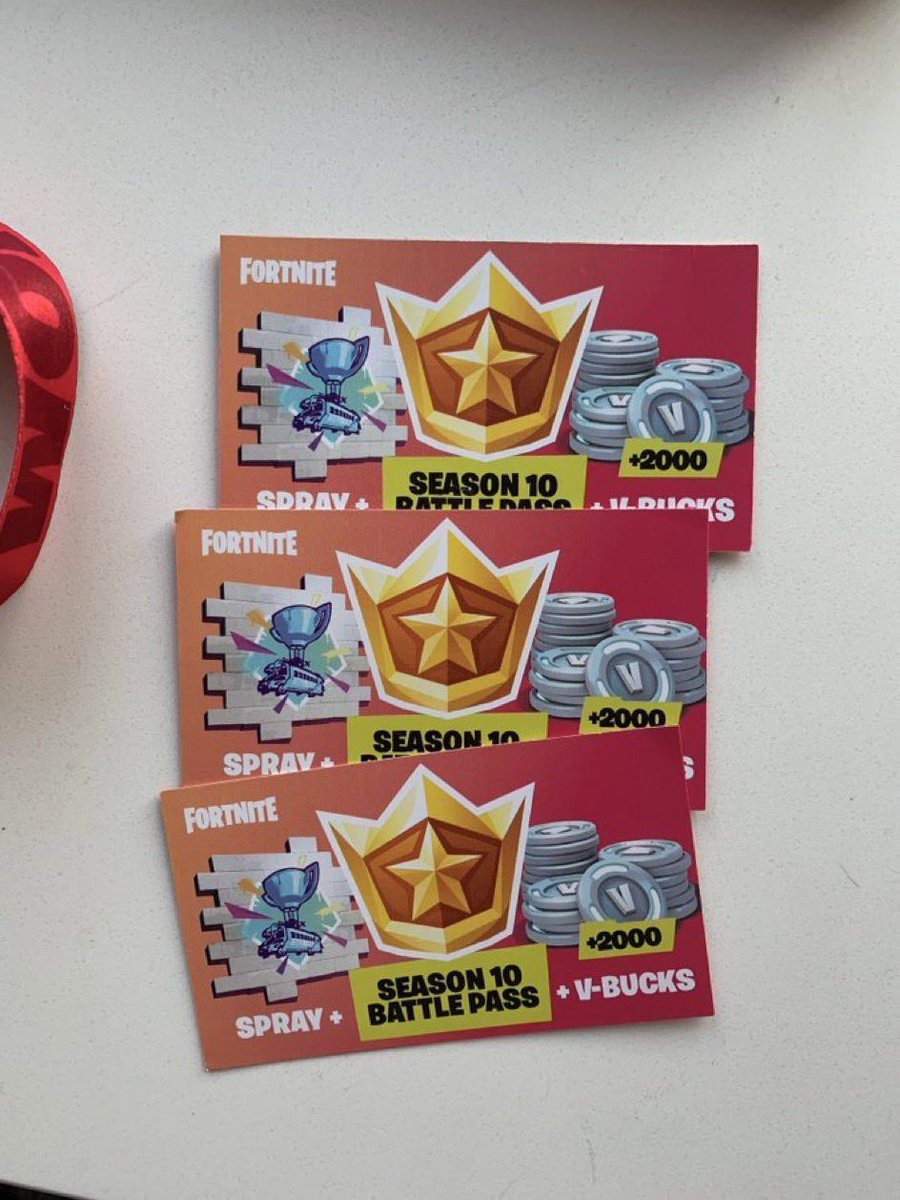 Yoev19's tweet image. I have fortnite spray codes, just follow me and send me dm. Quick why they end!