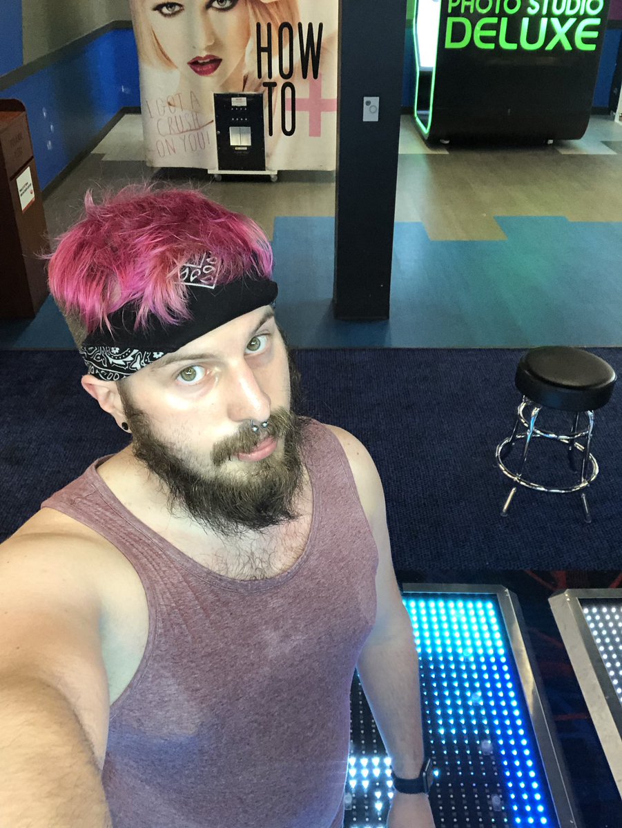 GayRobot_'s tweet image. #sweatysunday