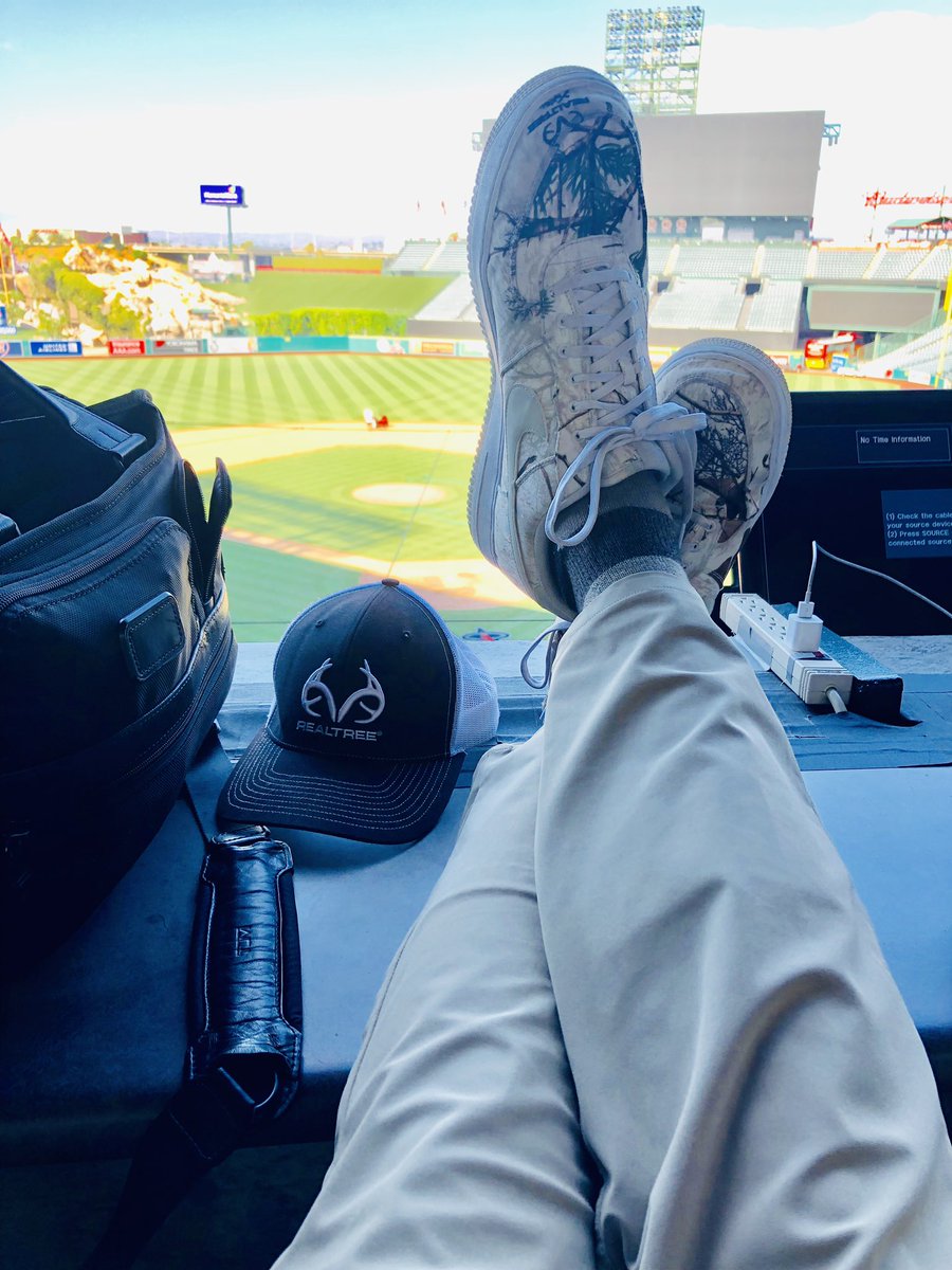 realbenmcdonald's tweet photo. That’s a wrap from Anaheim.... @Orioles take 3 of 4 from the @Angels the @Realtree tour continues in San Diego tomorrow nite! #Orioles #LetsGeaux #Realtreelife #Baseballlife #Realtreeshoes https://t.co/NY7LZLvZuo