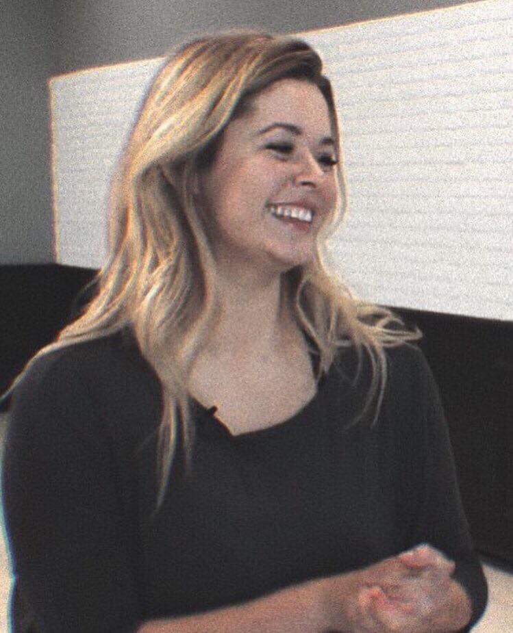 punkdoechloe's tweet image. queen