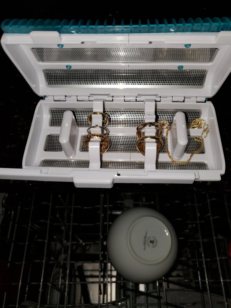 AquaSonicWave's tweet photo. Every day water, soap, lotion, and dirt gets caught within your fine jewelry, so clean out the dirt and bacteria with the Aquasonicwave...www.aquasonicwave.com  #aquasonicwave #aquasonicsunday #finejewelry #cleanyourjewelry #dishwasher #cleaningtips https://t.co/dbGEB2NepM
