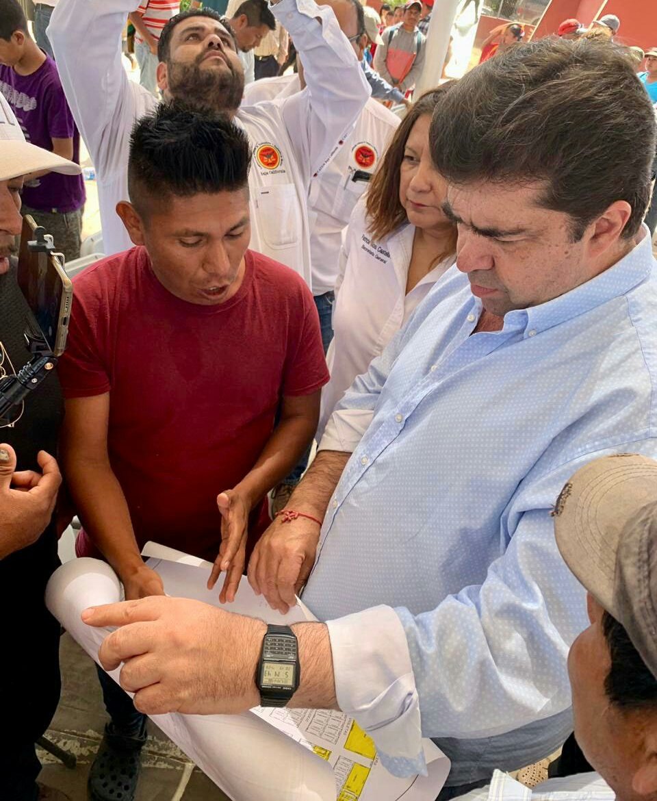PedrohacesO's tweet photo. Comparto con los jornaleros del Valle de #SanQuintín, Baja California, la preocupación de mejorar sus condiciones laborales. #CATEM está con ustedes para poner manos a la obra por su bienestar y progreso; ¡No más abusos!
#CATEMContigo https://t.co/Z1ir7NHWLO