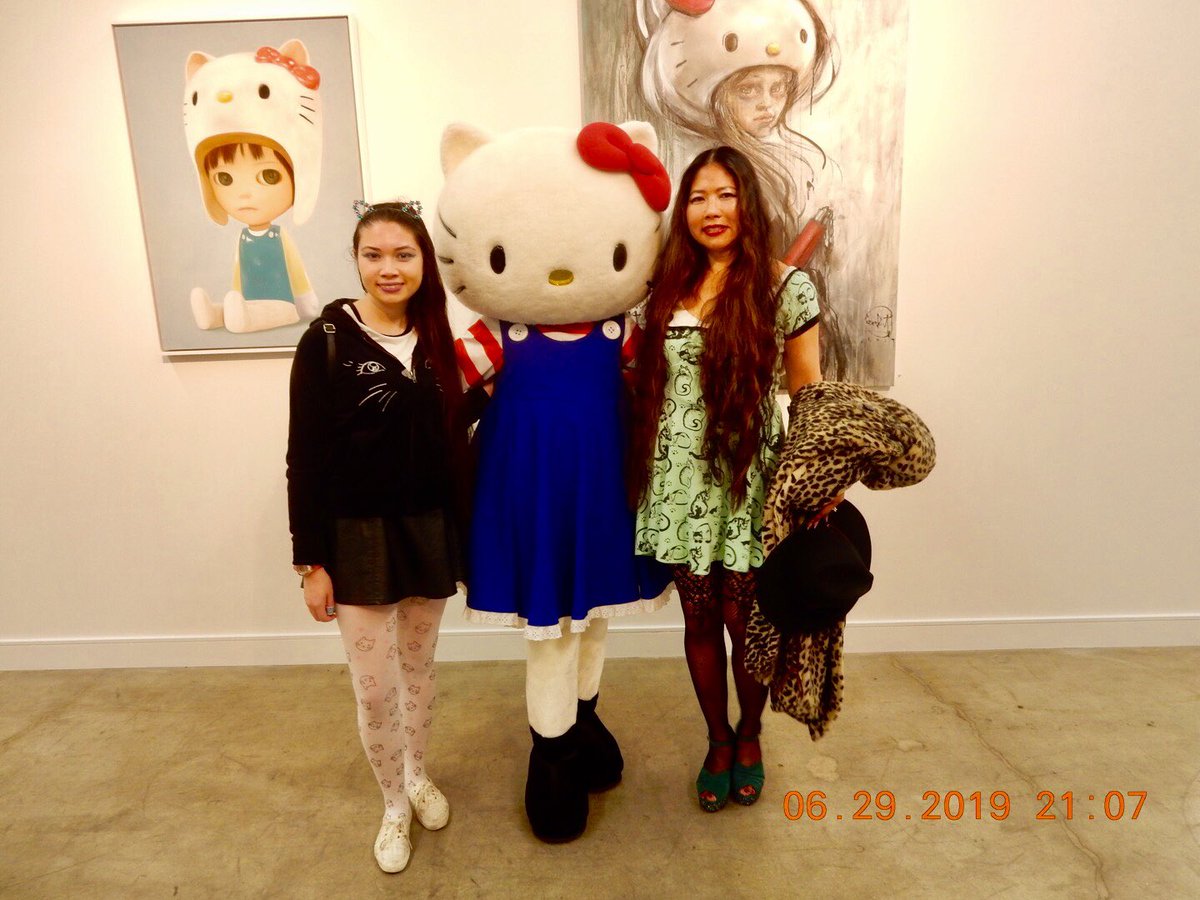 Queenie4ever's tweet photo. Went to the opening of @hellokitty 45th Anniversary group show @coreyhelford #artgallery #summer #artsdistrict #memorymonday #cute #creative #variety #summer #fashion #downtown #la #laart #original #thingstodoinla #visit #hellokittystyle #modernart #crepe #tiger #catears #cake https://t.co/PAD6N4XTv0