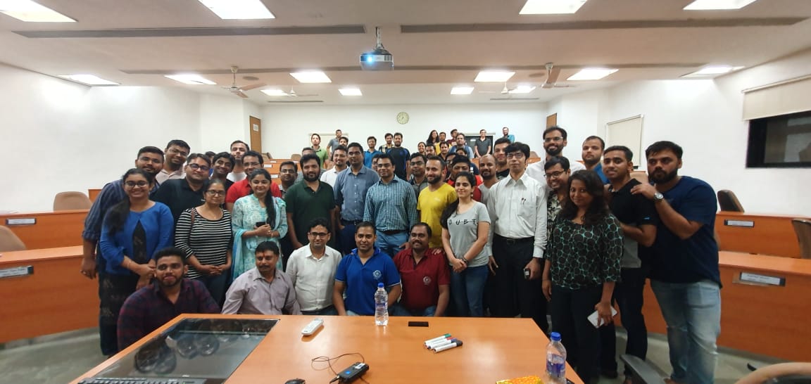 iimcmbaex's tweet image. On last Friday, the budding Entrepreneurs of MBAEx batch13 had the splendid opportunity to interact with Mr Sandeep Deshmukh, Co-founder and CEO of the logistics company #ElasticRun. He shared his enthralling journey in building the organization from the ground up. #IIMC #MBAEx
